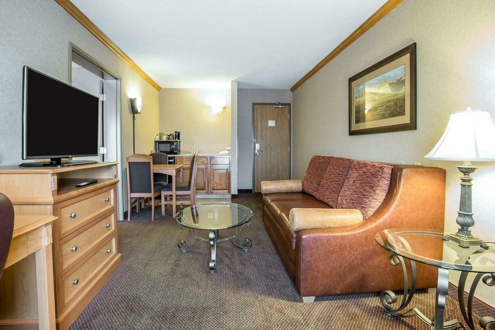 Quality Inn & Suites Casper Near Event Center Exterior photo